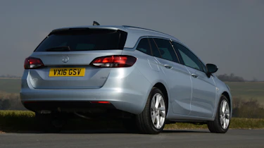 Vauxhall Astra Sports Tourer diesel 2016 - rear quarter