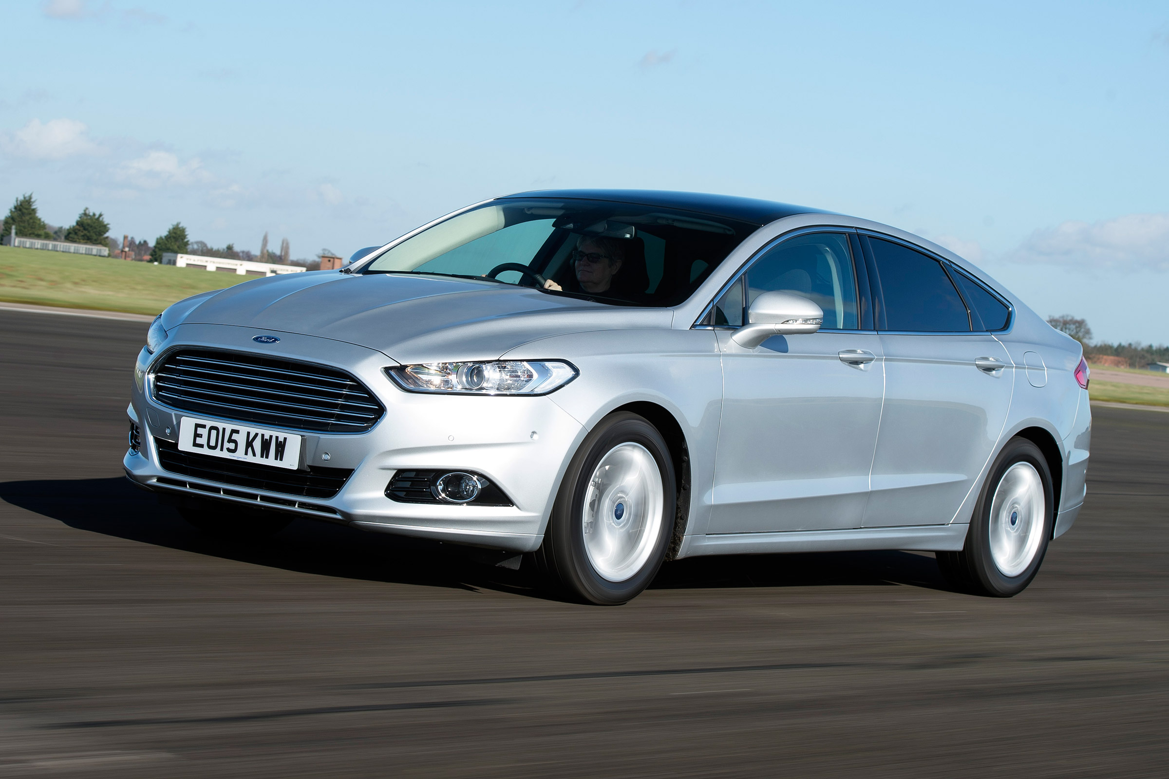 Ford Mondeo - front