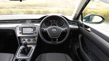Volkswagen Passat BlueMotion 2016 - interior
