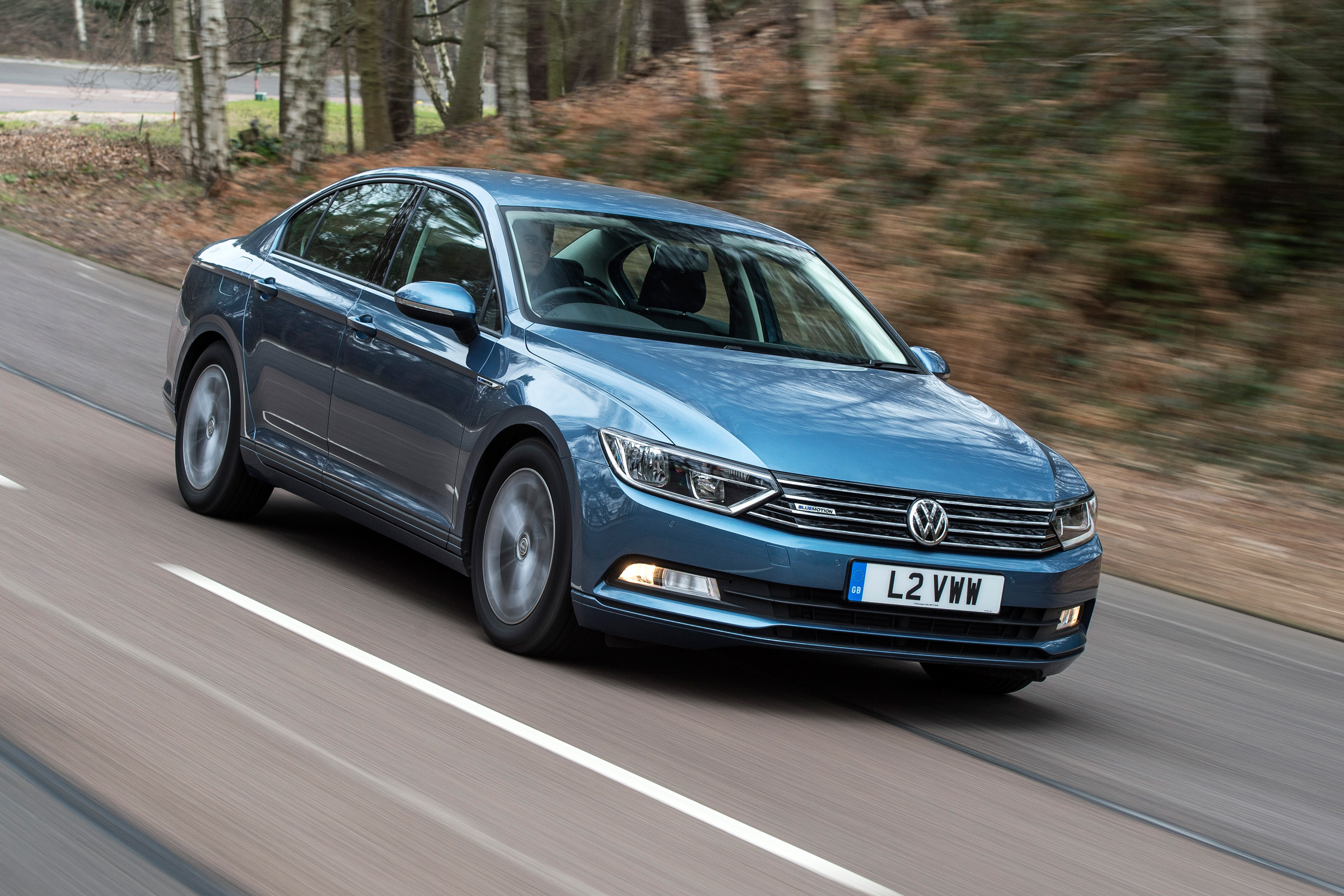 Volkswagen Passat BlueMotion 2016 - front tracking