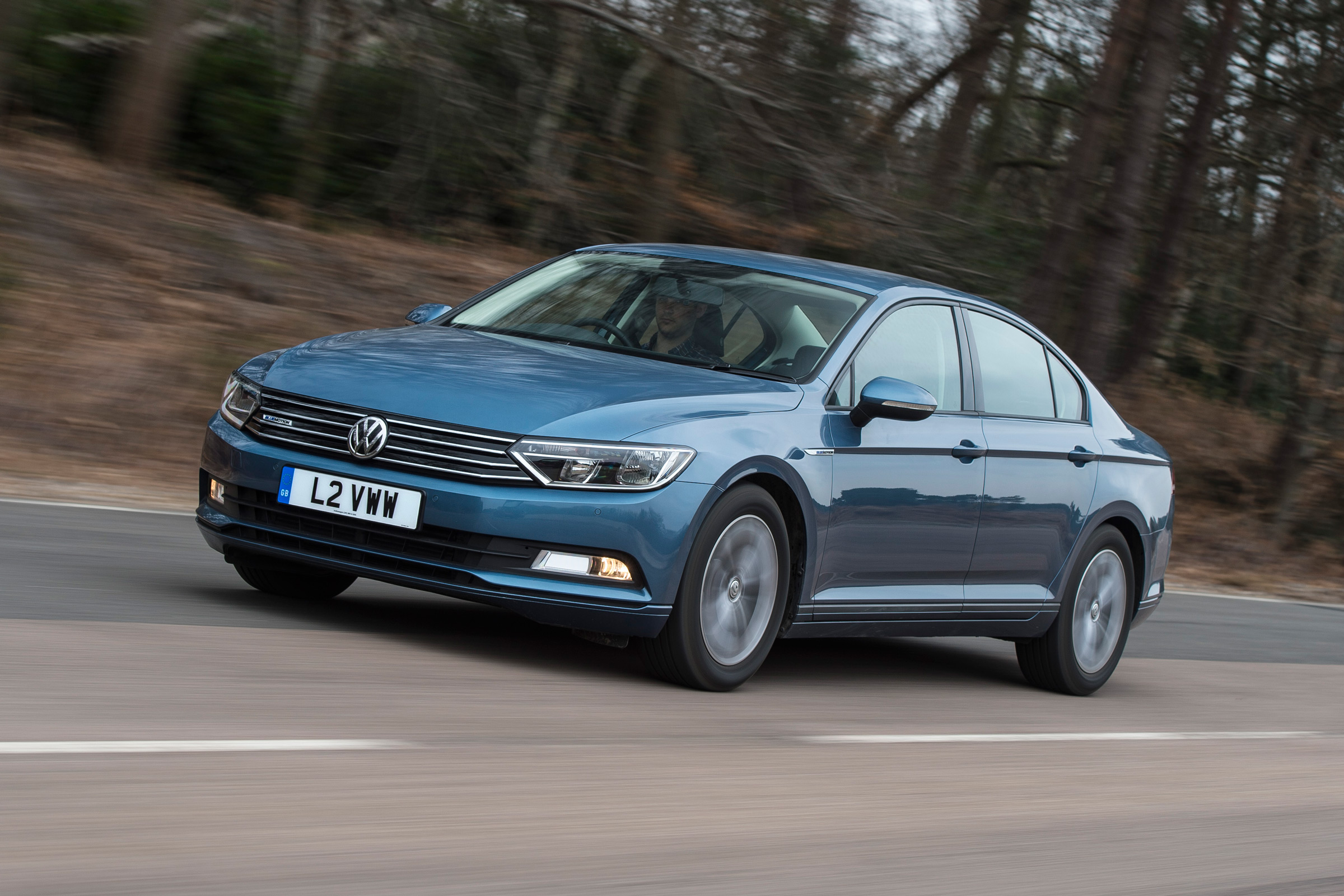 Volkswagen Passat BlueMotion 2016 - front tracking 2