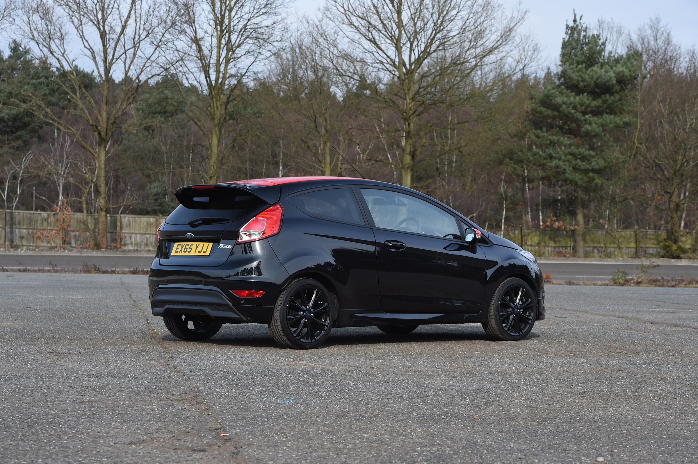 SEAT Ibiza SC FR vs Ford Fiesta Zetec S Black Edition - Fiesta rear three quarter