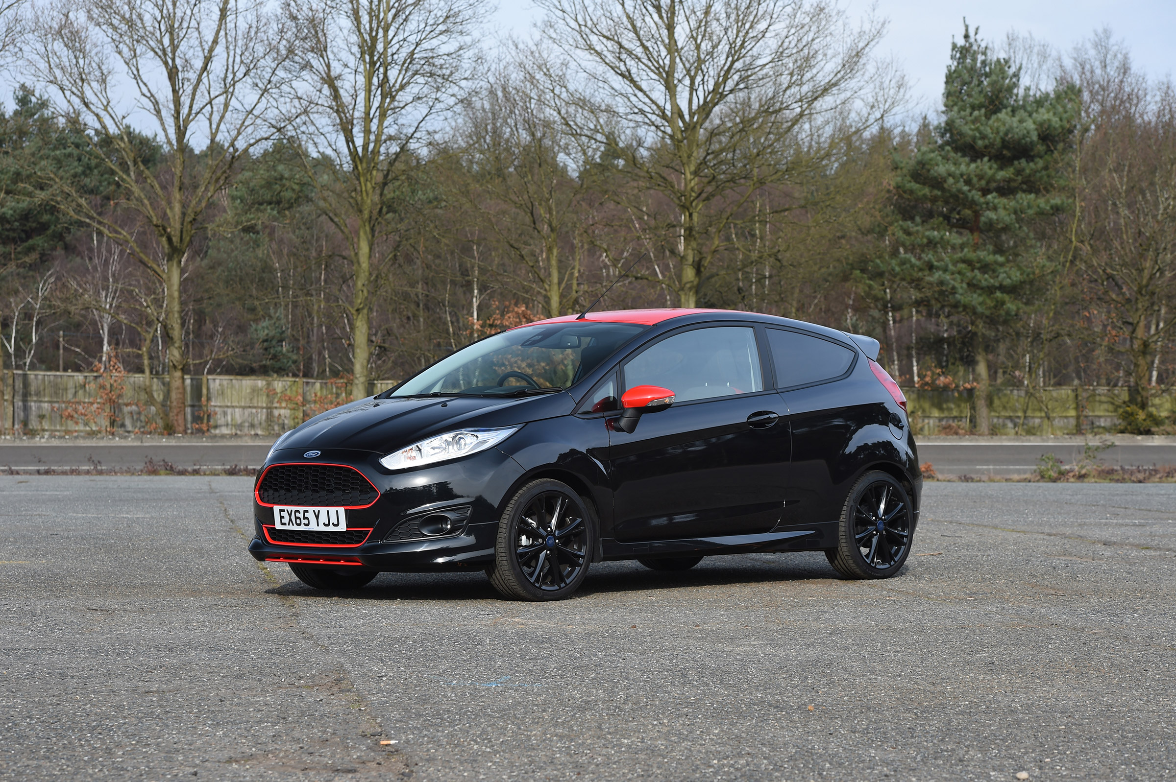 SEAT Ibiza SC FR vs Ford Fiesta Zetec S Black Edition - Fiesta front three quarter