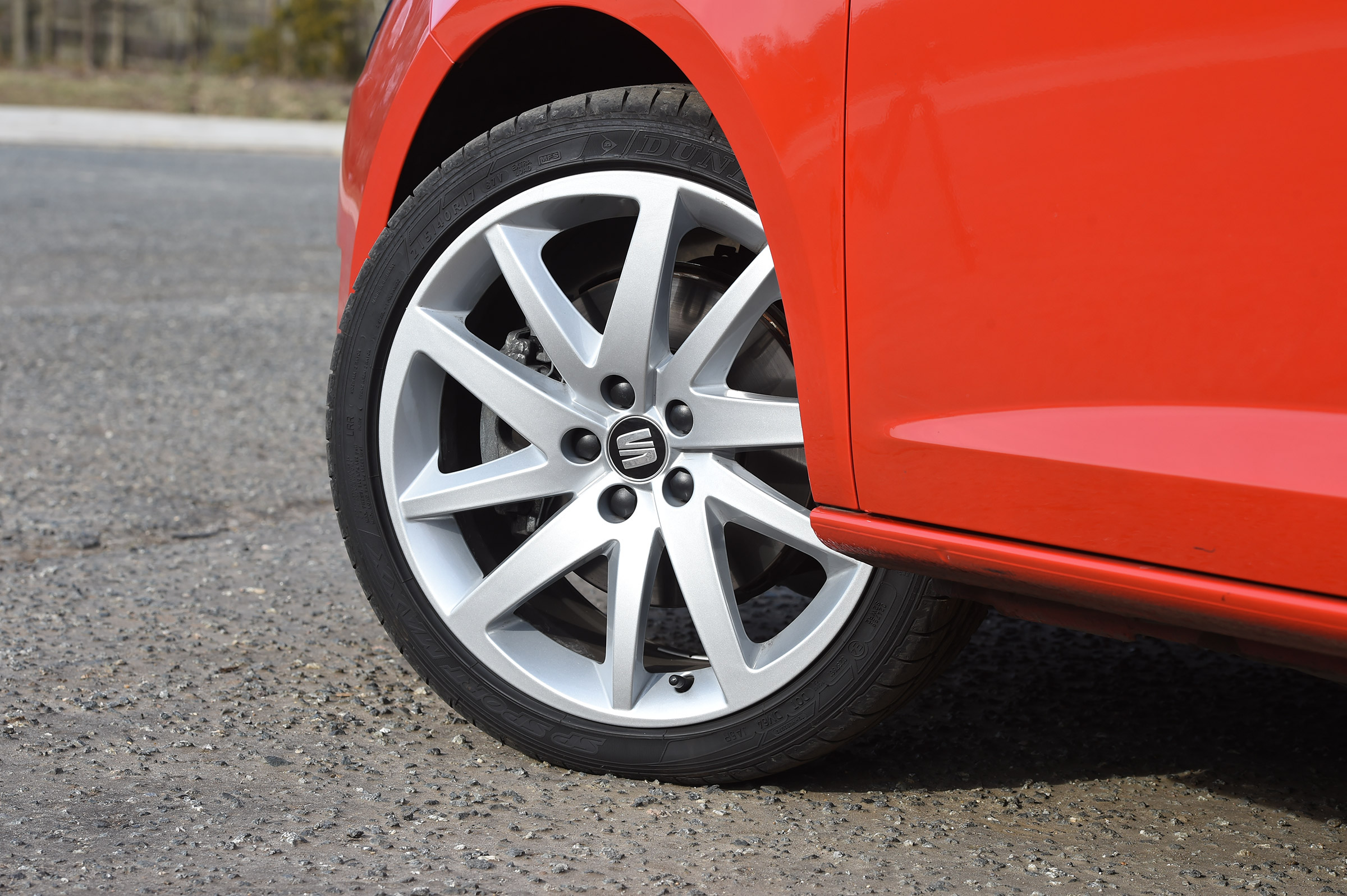SEAT Ibiza SC FR vs Ford Fiesta Zetec S Black Edition - wheel