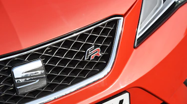 SEAT Ibiza SC FR vs Ford Fiesta Zetec S Black Edition - Ibiza grille