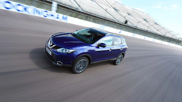 Infiniti Q30 Sport AWD 2016 - gearlever