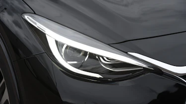 Infiniti Q30 Sport AWD 2016 - headlight