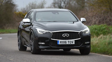 Infiniti Q30 Sport AWD 2016 - front cornering 2