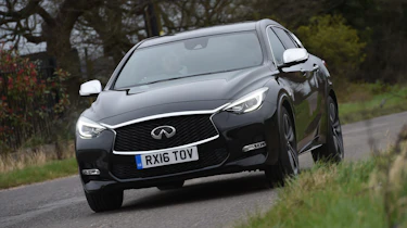 Infiniti Q30 Sport AWD 2016 - front tracking