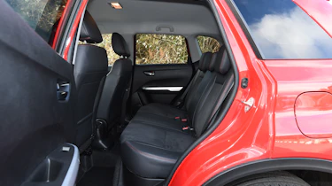 Suzuki Vitara S - rear seats