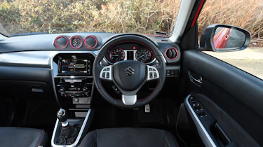 Suzuki Vitara S - interior