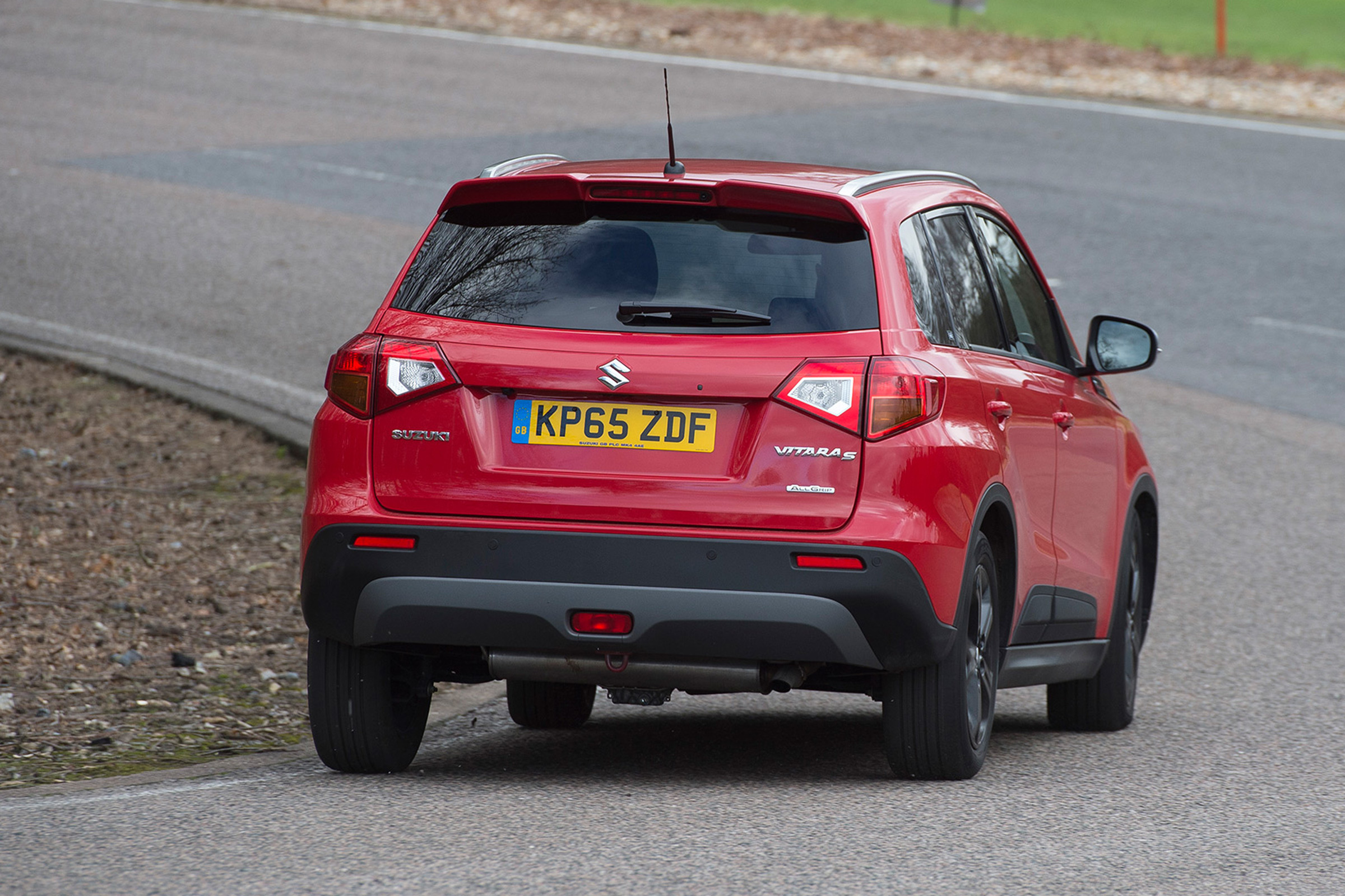 Suzuki Vitara S - rear cornering