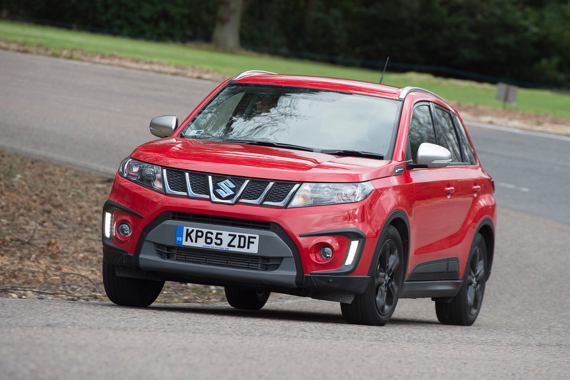 Suzuki Vitara S - front cornering