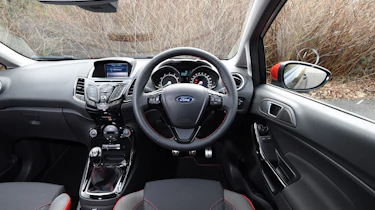 SEAT Ibiza SC FR vs Ford Fiesta Zetec S Black Edition - Fiesta interior