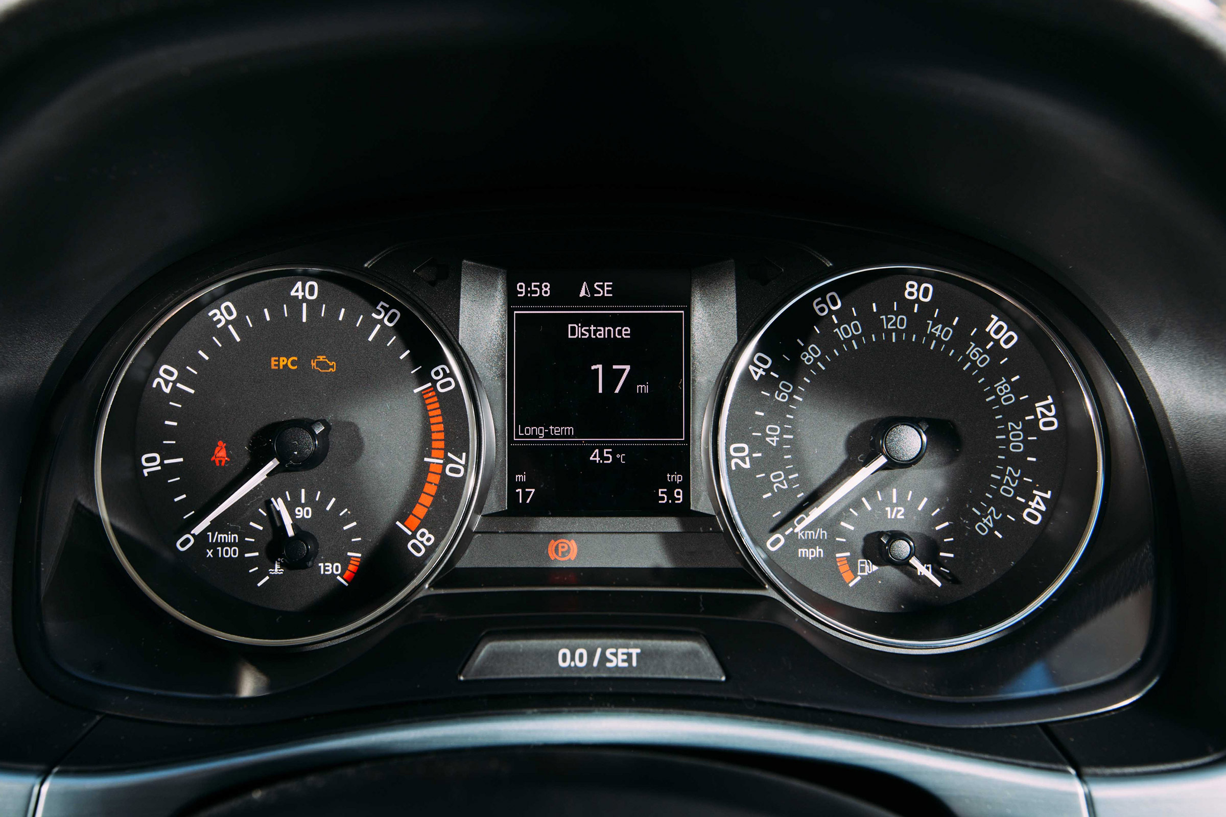 Skoda Fabia Colour Edition - dials