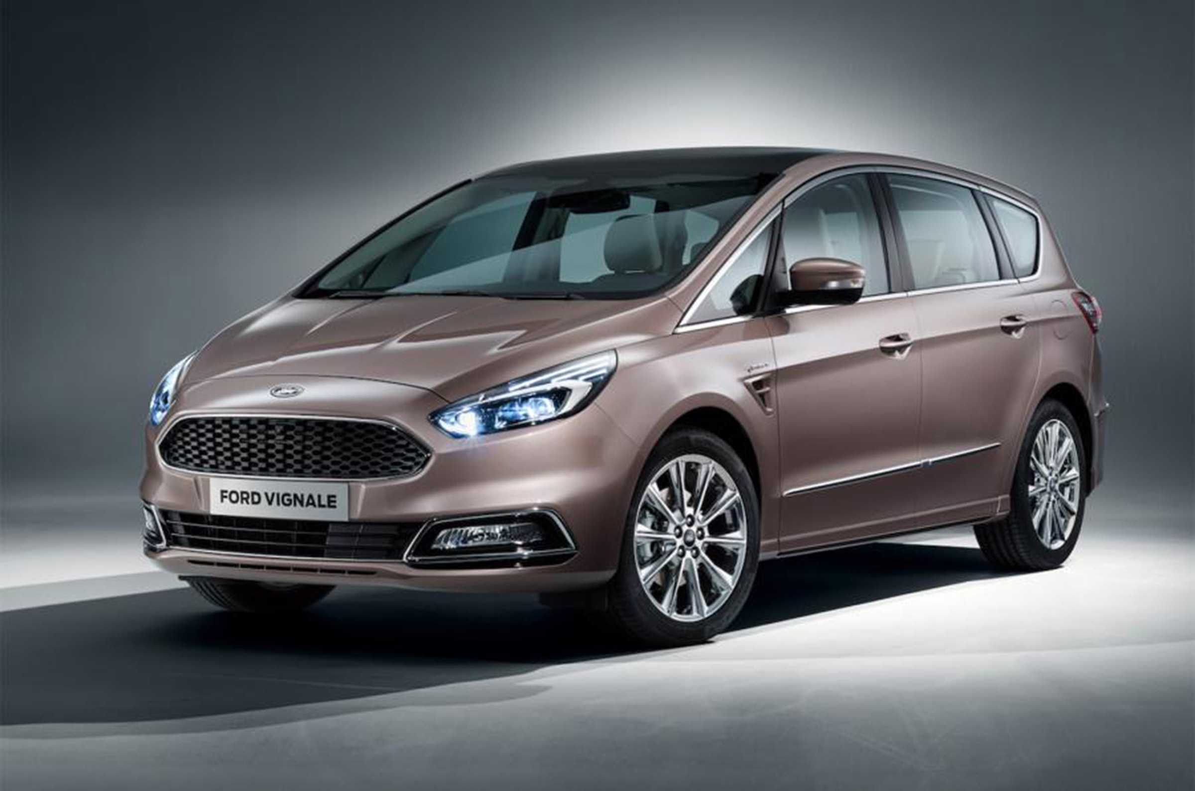Ford S-MAX Vignale - press brown front quarter