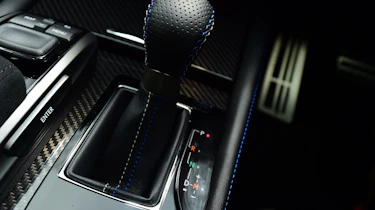 Lexus GS F - gear stick