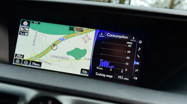 Lexus GS F - sat-nav