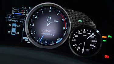 Lexus GS F - dials