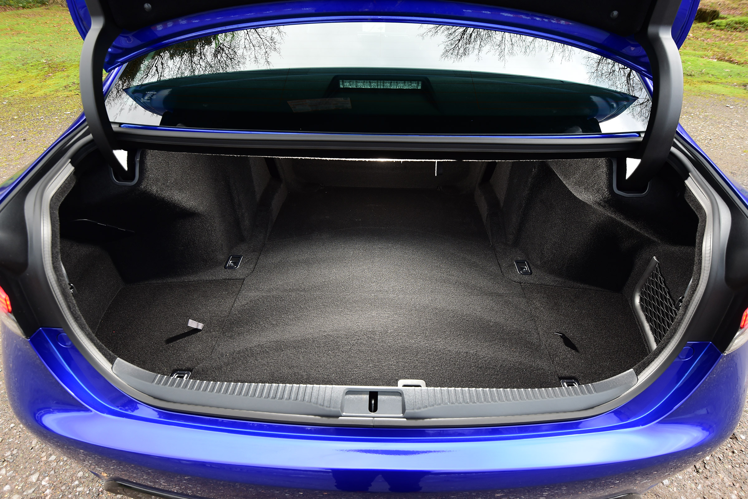 Lexus GS F - boot
