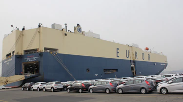Hyundai Ulsan - loading