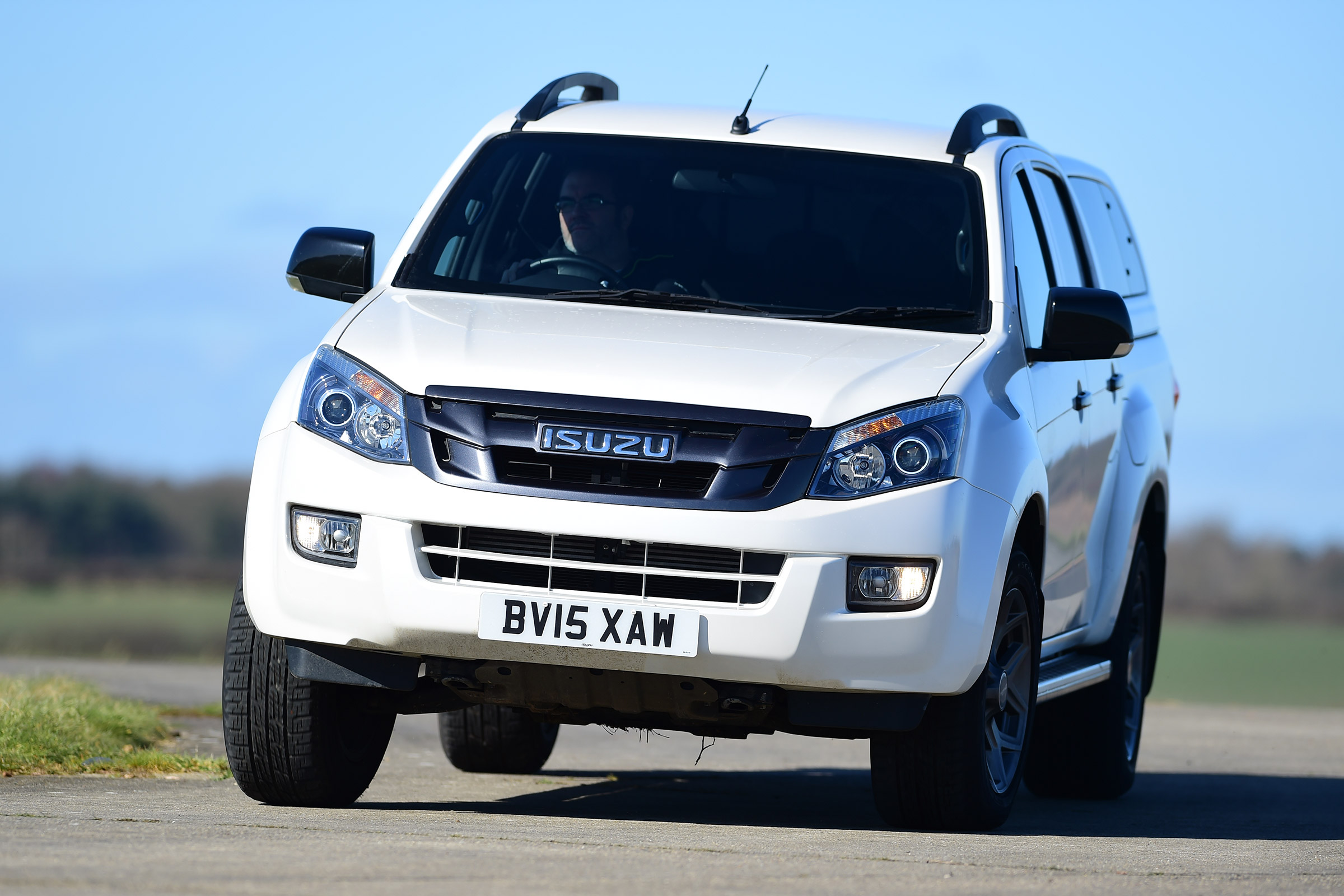 Isuzu D-Max - front cornering