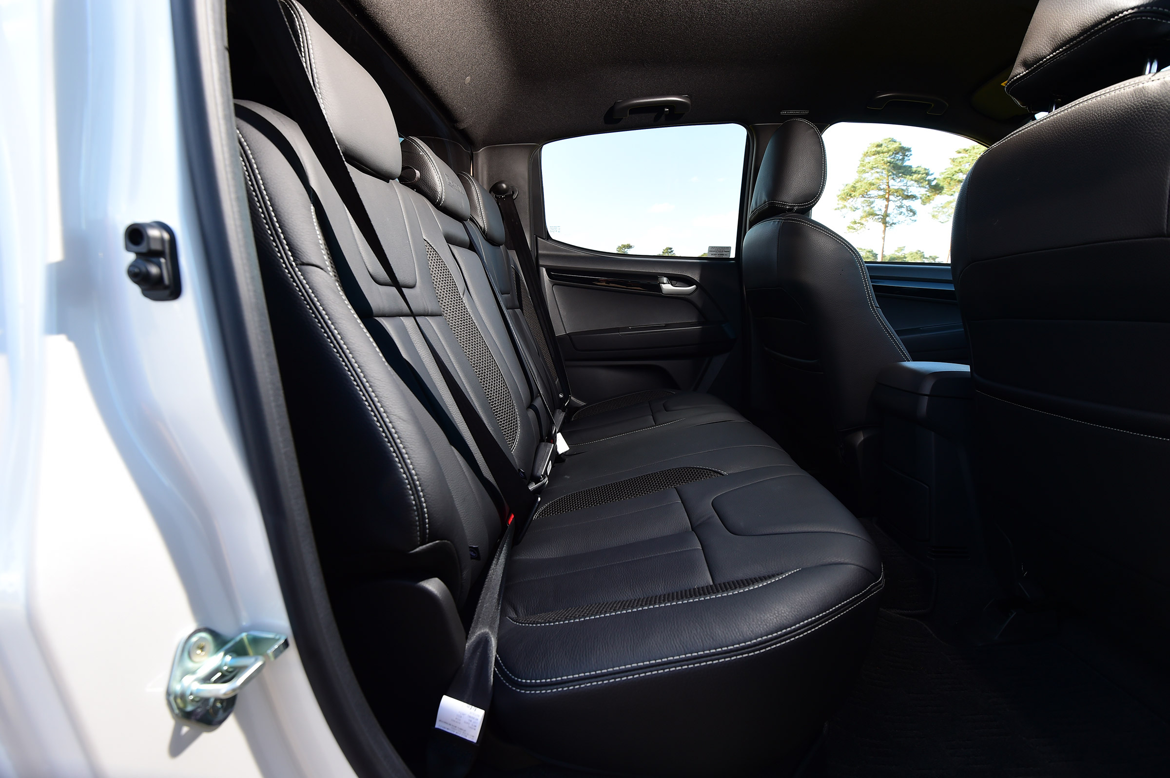 Isuzu D-Max - rear seats