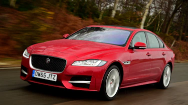 Jaguar XF 2.0d AWD 2016 - front tracking