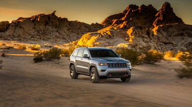 Jeep Grand Cherokee Trailhawk - front three quarter