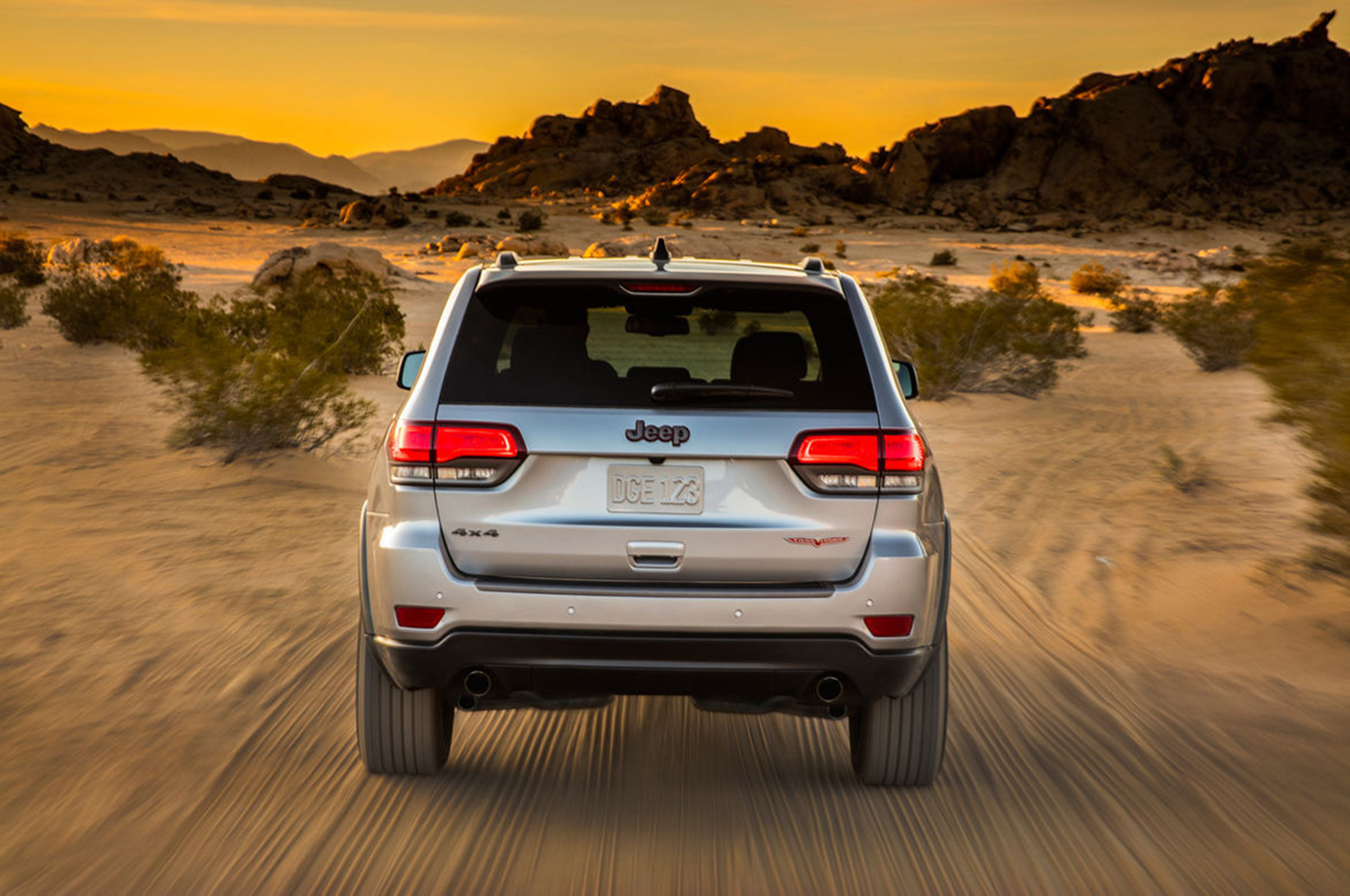 Jeep Grand Cherokee Trailhawk - rear