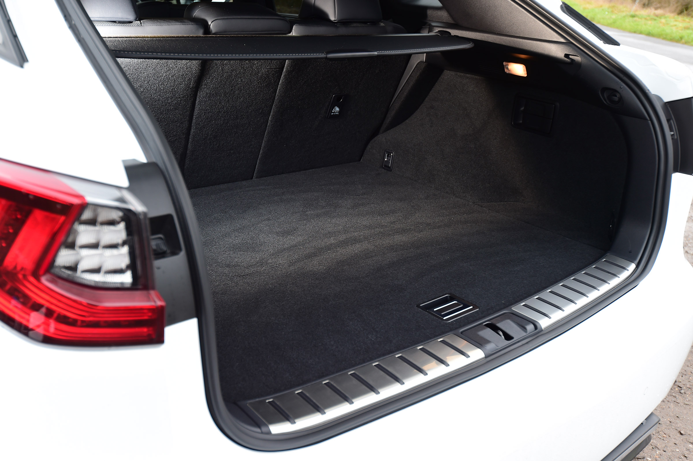 Lexus RX 200t - boot