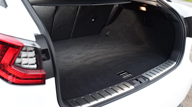Lexus RX 200t - boot