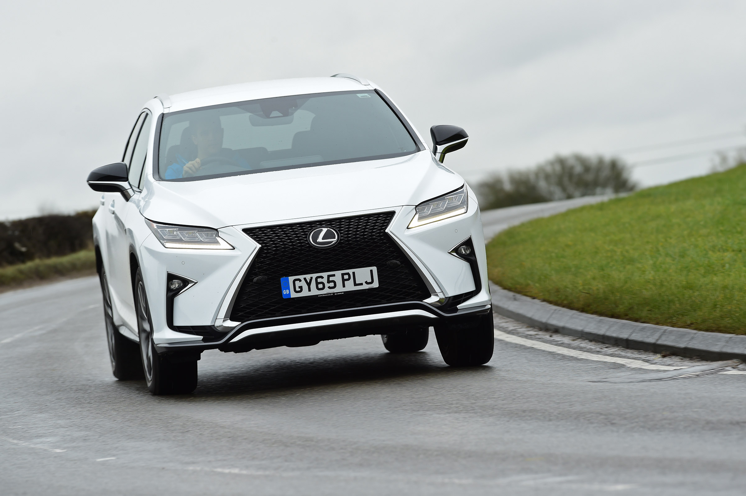 Lexus RX 200t - cornering