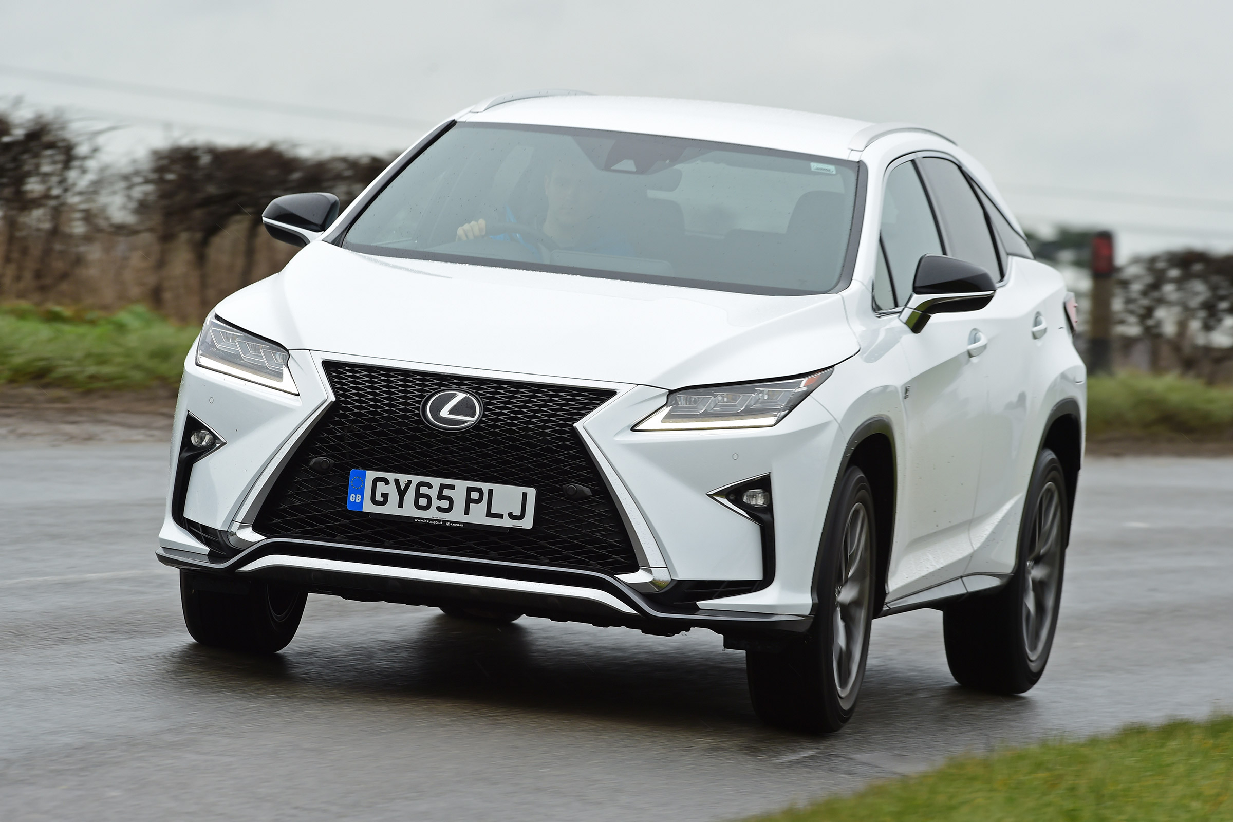 Lexus RX 200t - front