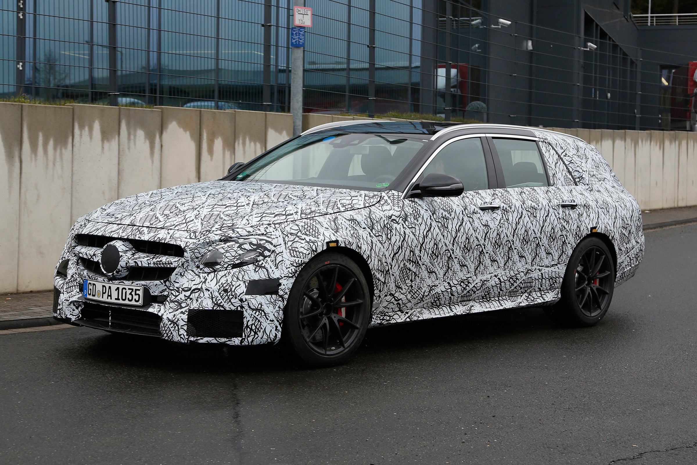 Mercedes-AMG E 63 2016 spy shots - estate side