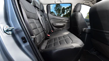 Mitsubishi L200 - rear seats