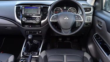 Mitsubishi L200 - dash