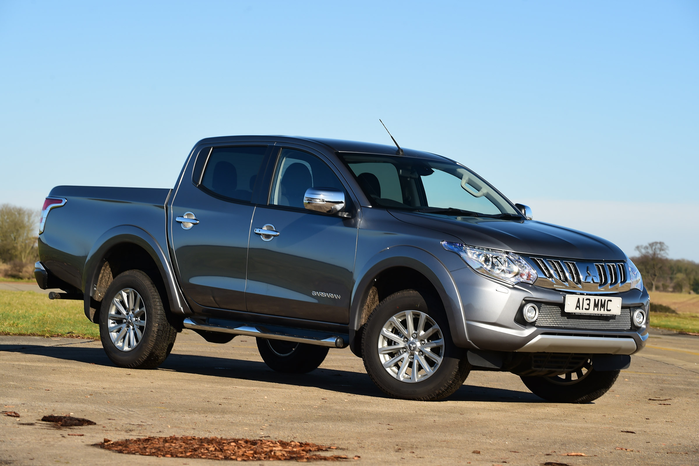 Mitsubishi L200 - front static