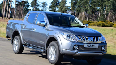 Mitsubishi L200 - front
