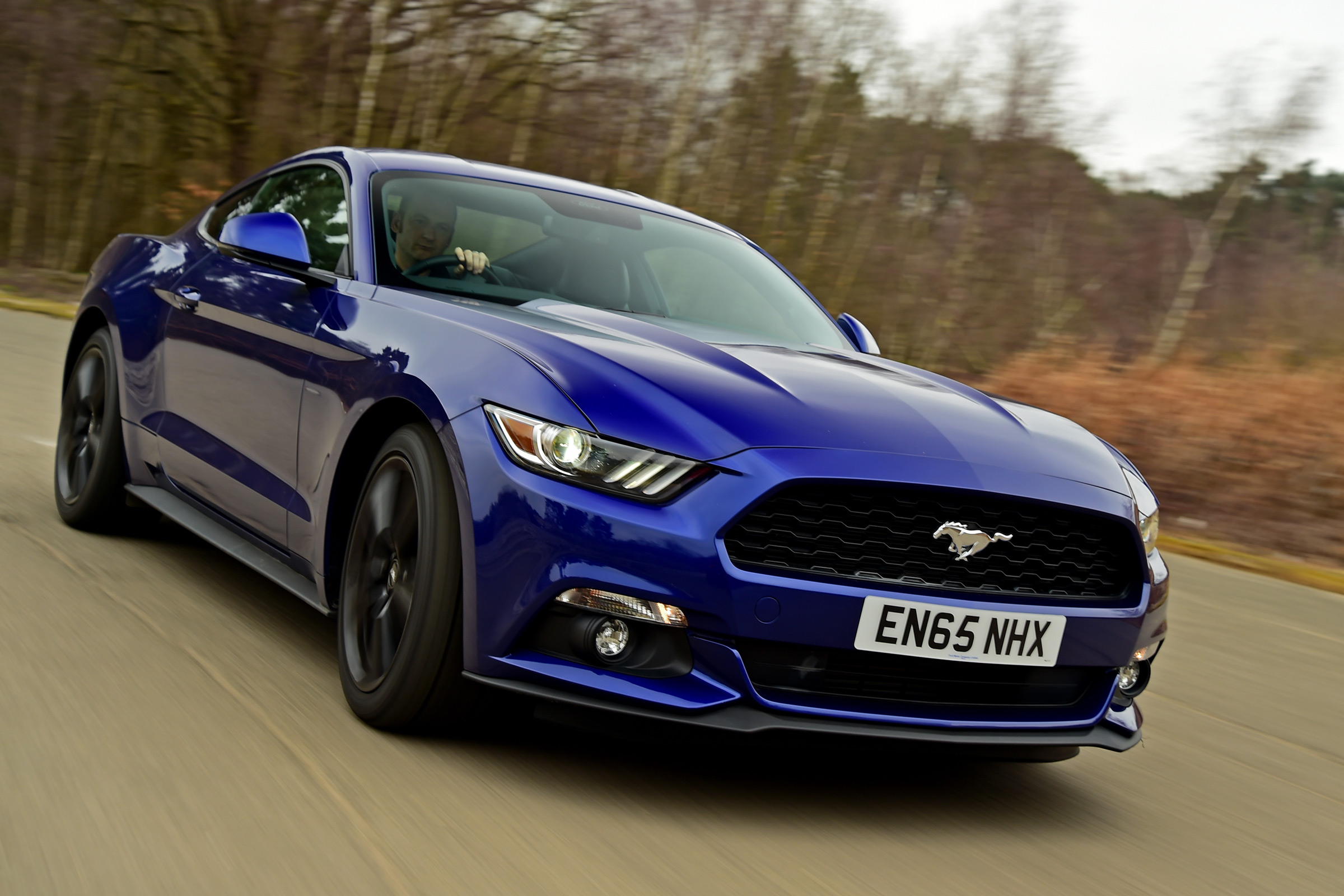 Ford Mustang 2.3 EcoBoost 2016 - front cornering 2