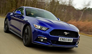 Ford Mustang 2.3 EcoBoost 2016 - front cornering 2