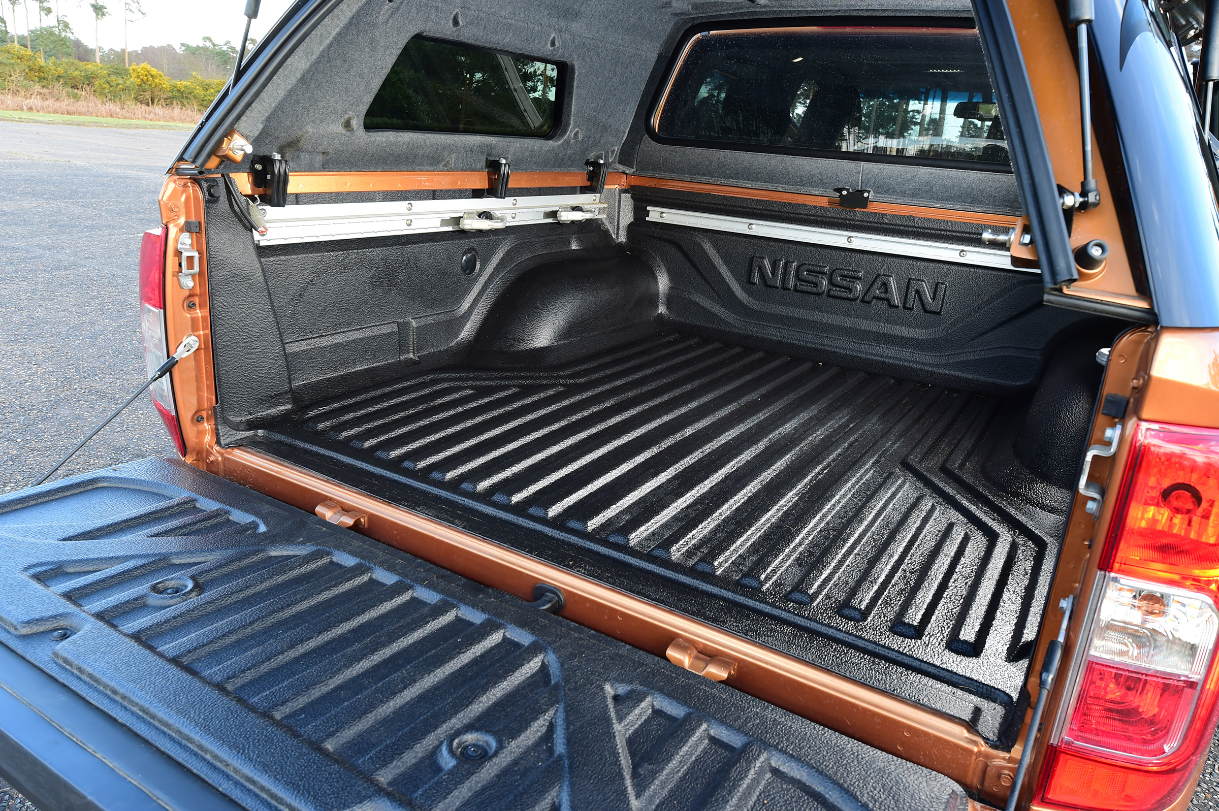 Nissan Navara - load space