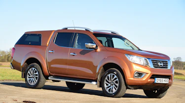 Nissan Navara - front static