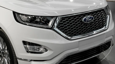 Ford Edge Vignale - studio front close