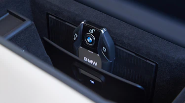 BMW 740Ld xDrive - key
