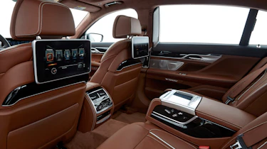 BMW 740Ld xDrive - rear interior