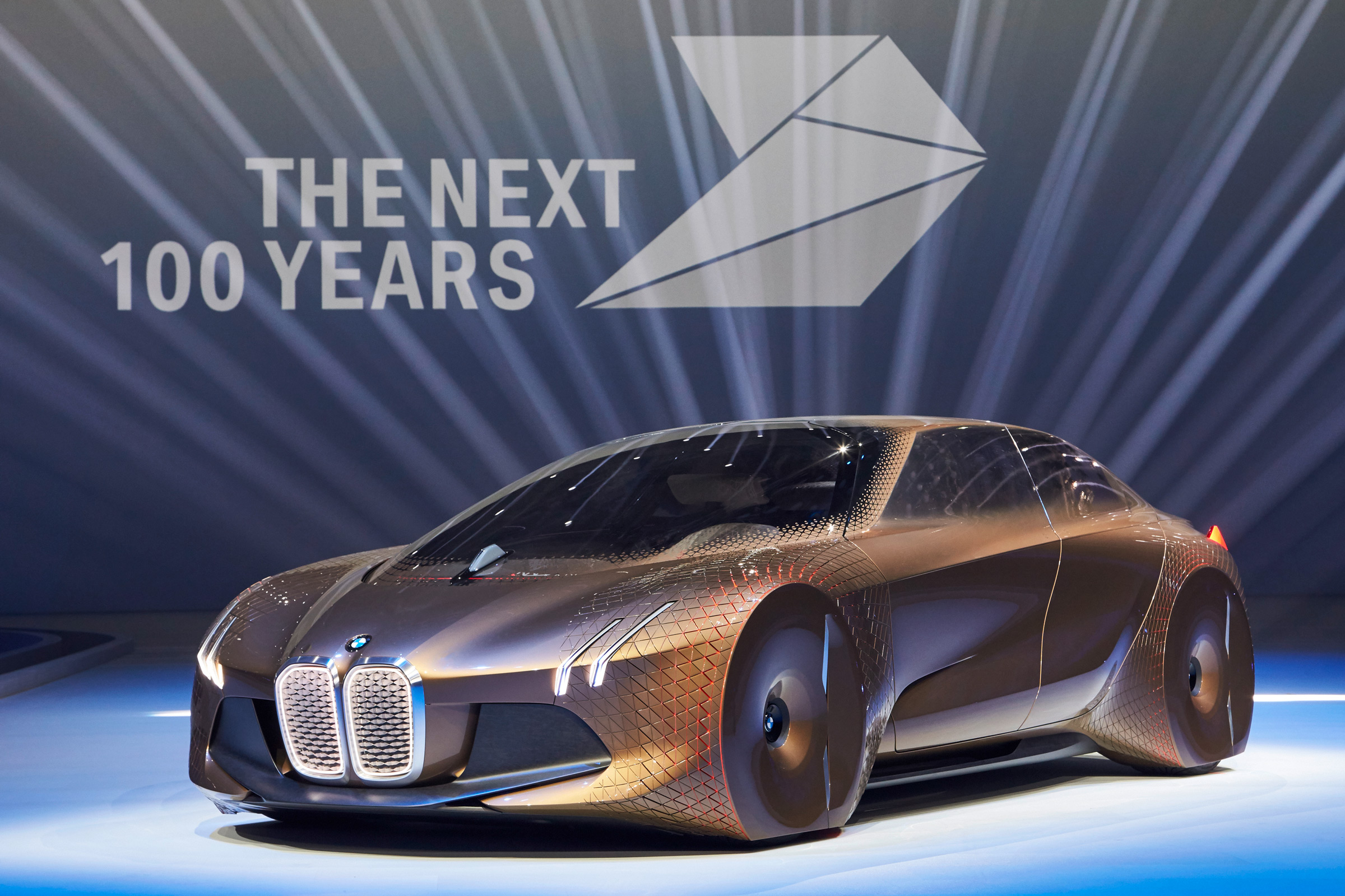 BMW Vision Next 100 front quarter