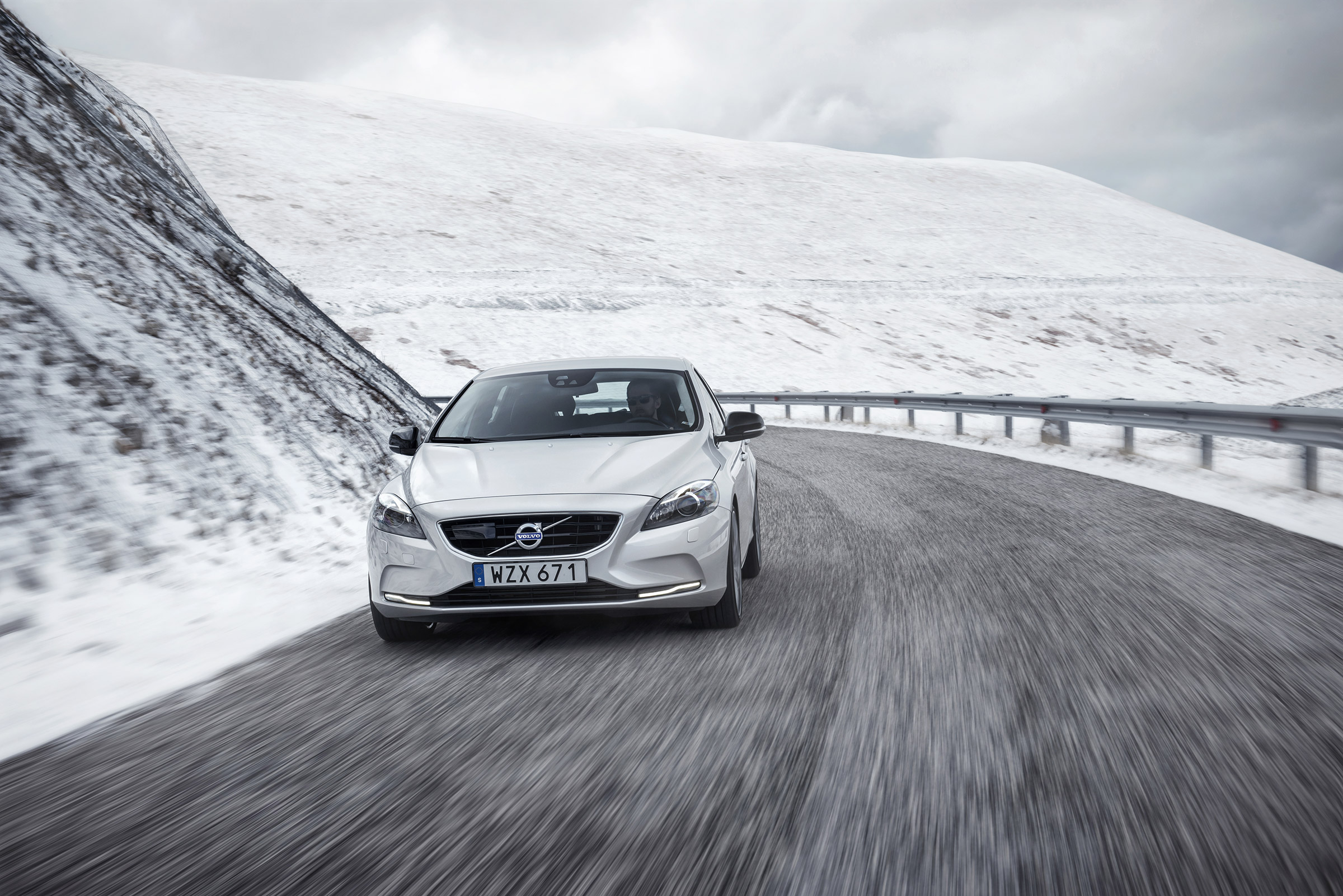 Volvo V40 Polestar Performance parts - front tracking