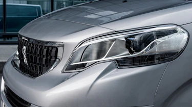 Peugeot Expert - lights