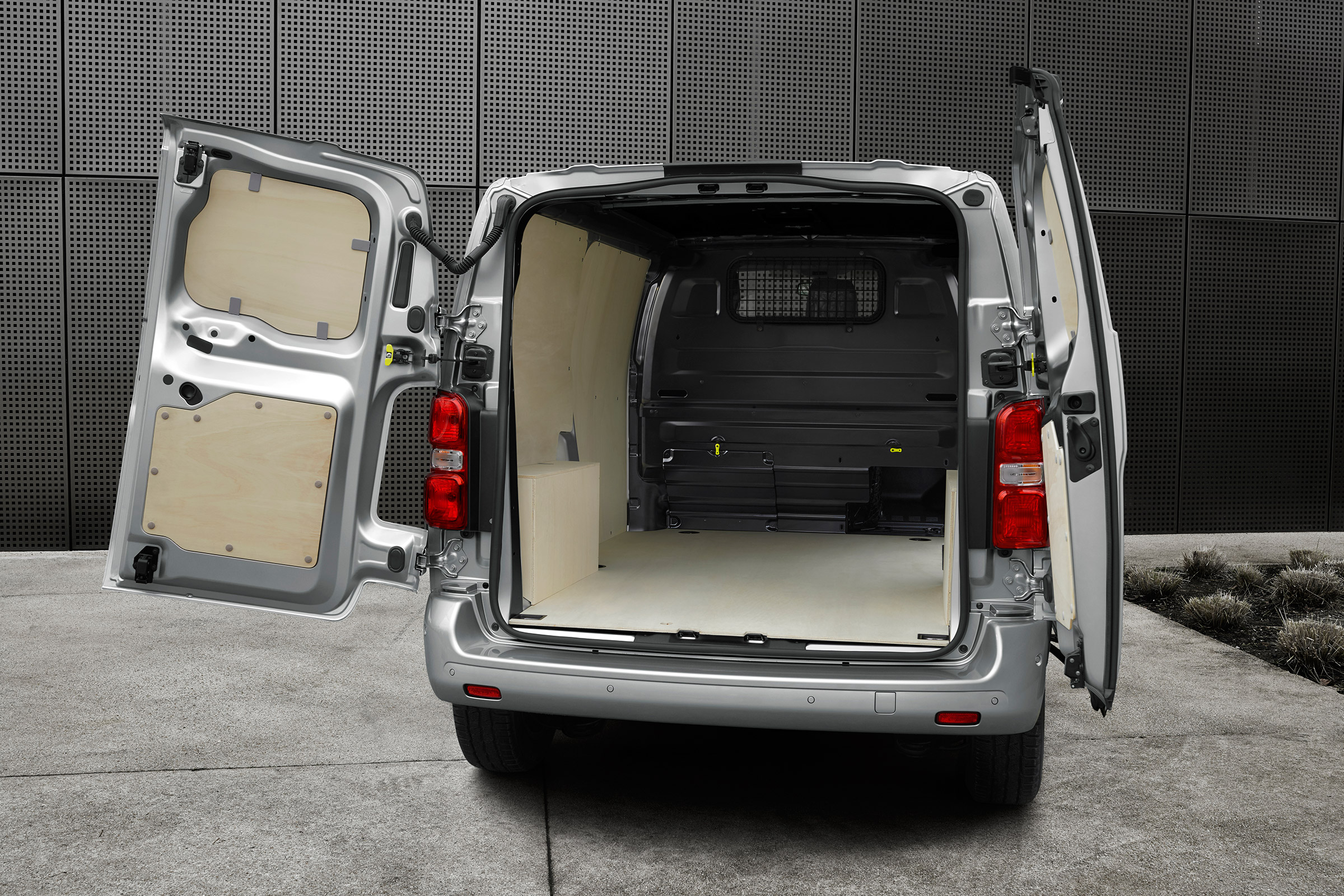 Peugeot Expert - rear open
